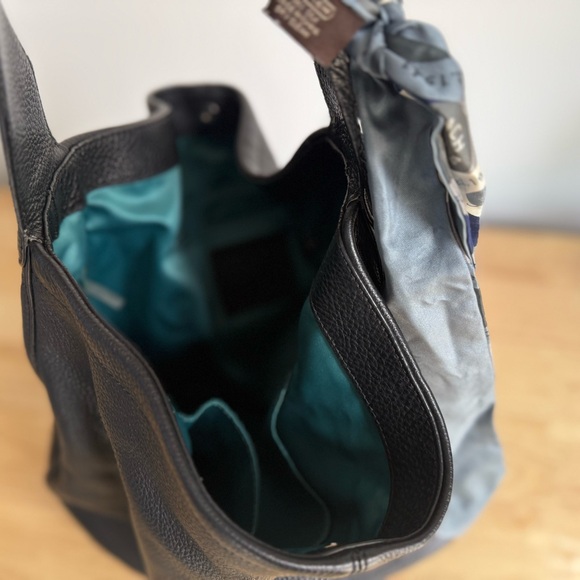 Coach Black Leather Women's Bag - Picture 3 of 3